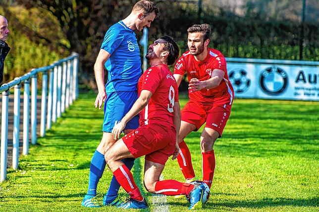 Bild 22: TuS Efringen-Kirchen gelingt ein 3:1 im Abstiegskampf beim FC Wallbach &ndash; und wir haben Bilder!