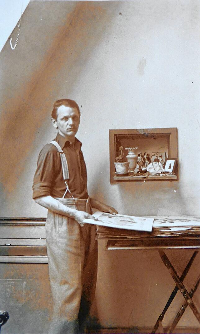 Der junge Maler Curth Georg Becker in  seinem Atelier.
