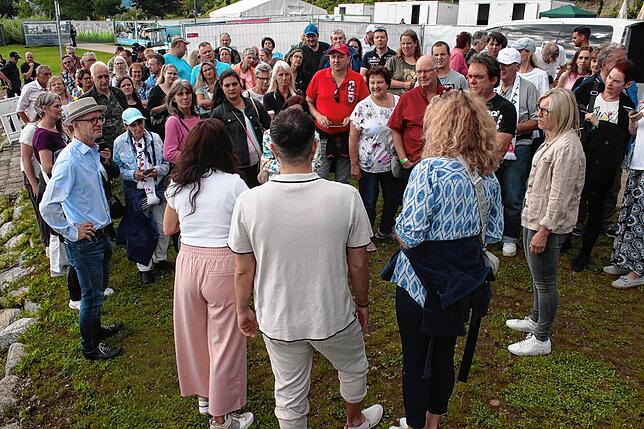 Bild 2: SÜDKURIER-Gewinner treffen Schlager-Stars