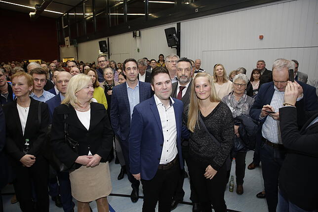 Bild 19: Bilder von der Hilzinger Bürgermeisterwahl in der Hegauhalle