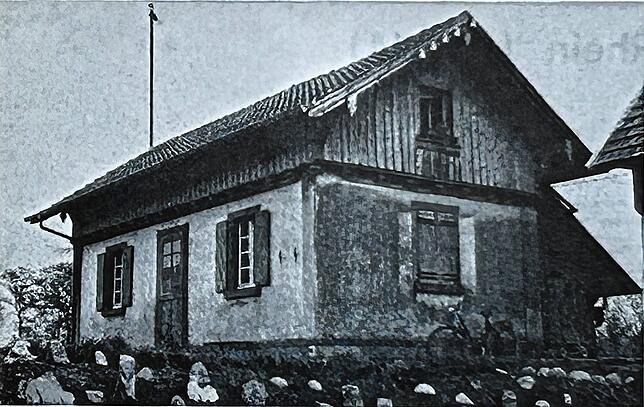 Das seit 1856 bestehende Bahnwärterhaus am Landtenbach, zwischen Obersäckingen und Murg gelegen, war bis Ende der 1950er-Jahre, als der ...