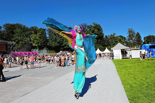 Bild 1: Gute-Zeit: Bilder von DJ Pretty Pink und Anja Schneider beim Festival in Konstanz