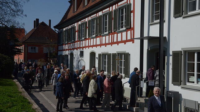 Zahlreiche Markdorfer sind am Sonntag im Anschluss an den Festgottesdienst in St. Nikolaus zur Mittleren Kaplanei gekommen, um deren ...