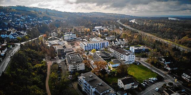 Das Marien-Areal in Bad Bellingen aus der Vogelperspektive.