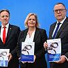Nancy Faeser, Bundesministerin des Innern und Heimat, Michael Stübgen (rechts), Vorsitzender der Innenministerkonferenz, und Holger ...