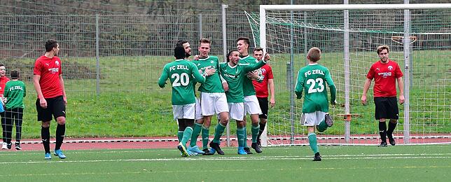 Bild 1: FC Zell besiegt den FC Hochrhein deutlich mit 4:1 &ndash; und wir haben Bilder!