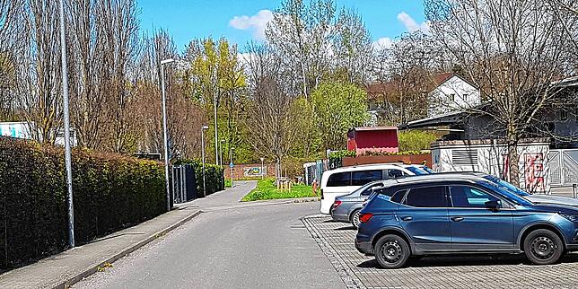 Auch aus dieser Richtung, von der Felix-Wankel-Straße aus, könnten Zeugen etwas beobachtet haben.