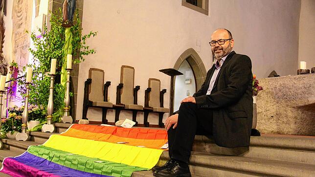 Pfarrer Ulrich Hund erhielt viel Zustimmung für den ersten Segnungsgottesdienst, den er in Markdorf angesetzt hatte. Die ...
