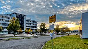 Eine große Unbekannte im Haushaltszwischenbericht 2025 und dem Ausblick auf das kommende Finanzjahr ist die Höhe der Gewerbesteuer. Die ...