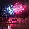 Bunt und spektakulär: Der Bundesfeiertag in Basel startete mit dem Feuerwerk am Vorabend auf dem Rhein.