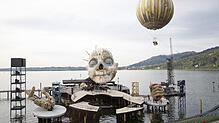 Der Clownskopf ist das neue Wahrzeichen der Bregenzer Festspiele.