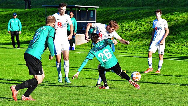 Bild 23: FC Zell übernimmt mit dem 2:1 beim FC Erzingen die Tabellenführung &ndash; und wir haben die Bilder!