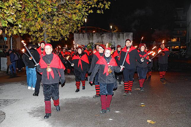 Bild 21: Dem Wasser entstiegen &ndash; Seegeister starten in die Fasnacht. Alle Foto gibt es hier