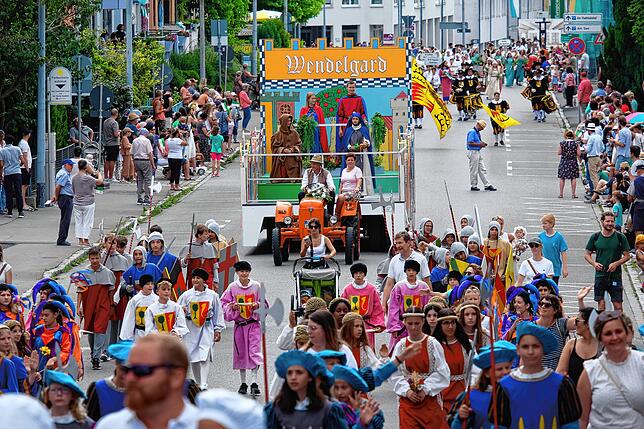Rund 4000 Teilnehmer waren beim Festzug 2023 dabei.