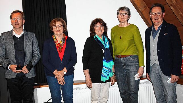 OB Philipp Frank mit dem Vorstand des Freundeskreises Blois-Waldshut-Tiengen-Lewes (von links): Anette Klinner (Schriftführerin), Elvira ...