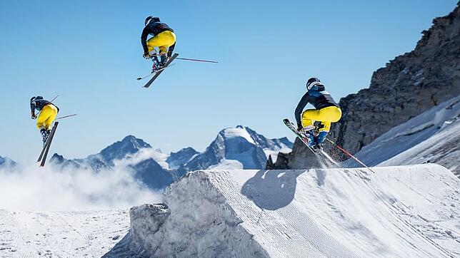 Hoch hinaus: Für Tobias Baur von der SZ Bernau ist Skicross ein neues Vergnügen. Den Wechsel von den Alpinen zur Trendsportart hat er ...