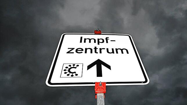 Der Weg zum Impftermin ist nicht immer leicht &ndash; darum will ein Team aus Ehrenamtlichen Senioren helfen.