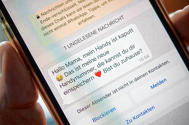 So kann ein Betrugsversuch aussehen, hier per Whatsapp: Eine vermeintliche Tochter versucht mit einem Trick Kontakt aufzunehmen. Gelingt ...