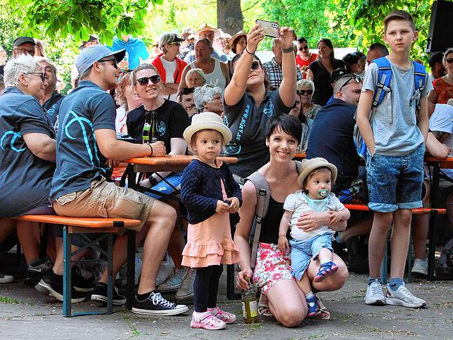 Bild 16: Bilder vom Pfingstmontag-Frühschoppen an der alten Konzertmuschel &ndash; Tei 2