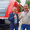 Lothar Probst, beim Landratsamt Waldshut unter anderem für den Nahverkehr zuständig, und Christian Brinkmann, Leiter der Bahnbetriebe ...