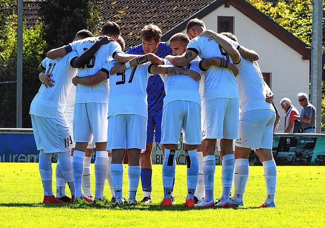 Bild 9: FC Überlingen unterliegt FC Pfaffenweiler mit 0:2. Wir waren mit der Kamera dabei!