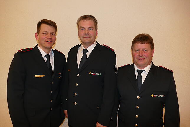 Das neue Führungstrio der Hüfinger Feuerwehr: Von links der neue stellvertretende Kommandant Frank Stephan, der neue Kommandant Markus ...