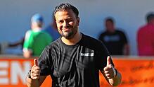 Derzeit allen Grund für gute Laune: Ertan Tasdemirci, Trainer des Spitzenreiters aus Stockach.