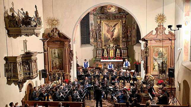 Der Musikverein Rheinheim präsentiert in der St. Michaelskirche in Rheinheim mit seinem neuen Dirigenten Sascha Noll Melodien, die den ...