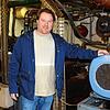Andreas Dauwalter gewährt einen Blick in den Maschinenraum seiner Biogasanlage.
