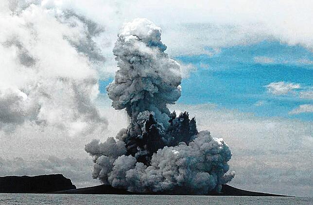 Bei der Eruption auf Tonga war eine riesige Aschewolke zu sehen. Der Vulkanausbruch ist 14 Tage her.