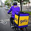 Während des Lockdowns lief es noch: Ein Fahrer des türkischen Lieferdienstes Getir fährt mit seinem Fahrrad durch die Berlin.