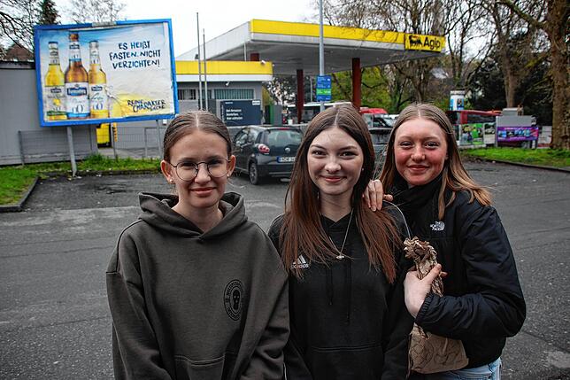 Lisa Schappeler, Patricia Barbu und Luisa Neumann (von links) sind Neuntklässlerinnen am Gymnasium Überlingen.