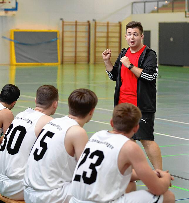 Elöd Barabas ist der Motor des Basketballs beim TV Donaueschingen, hier bei einem Heimspiel gegen den TV Weil.