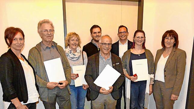 Jede Menge Auszeichnungen gibt es beim Ehrenempfang der Stadt Vöhrenbach. Mit dabei sind Alexandra Zapf, Hermann Dotter, Ute Möller, ...