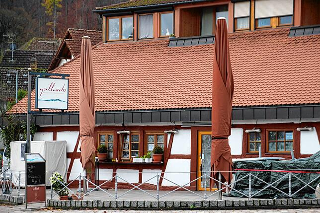 Das Restaurant Gallardo. Über das Fenster links der Tür können die Kunden aktuell ihre Bestellungen entgegennehmen.