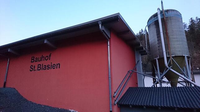 Der Bauhof ist eine Abteilung des neu geschaffenen städtischen Bauamtes.