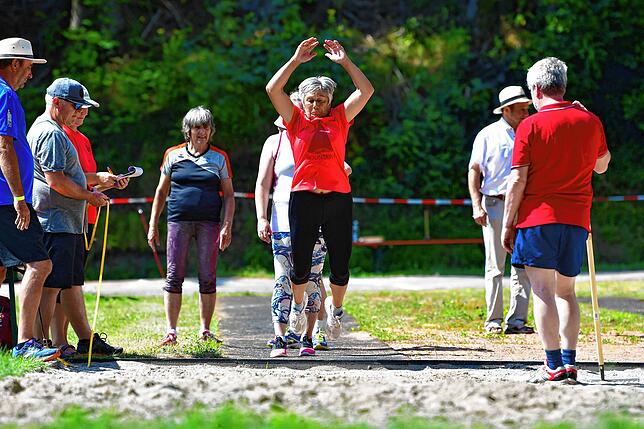 Kein Satz mit x: Ursel Heilmann von der Eintracht Bannholzer Berg unterstreicht beim Bergturnfest 2022 auf dem Dachsberg nicht nur im ...