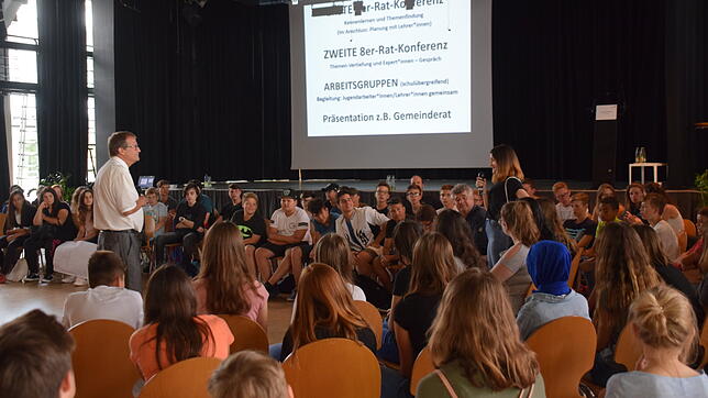 Im Juli kamen die siebten Klassen zum Jugendrathaus zusammen. Ab November bilden sie den Achter-Rat.