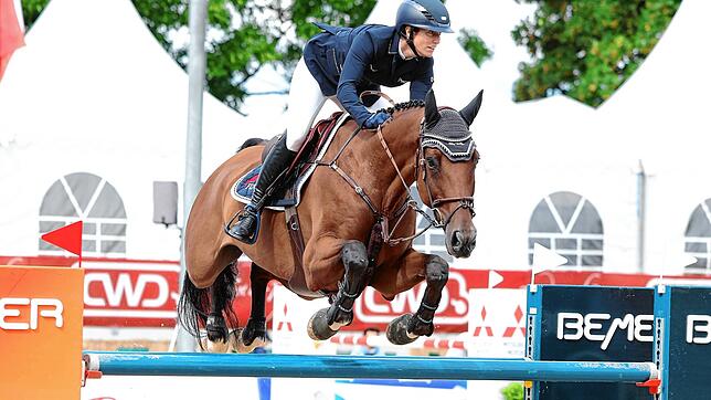 Die Weltmeisterin von 2018, Simone Blum vom LRFV Massenhausen, ist beim Fest der Pferde am Start. Bild: Roger Müller