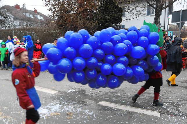 Bild 5: Bonndorf feiert den 40. Geburtstag des Narrenvereins mit riesigem Umzug