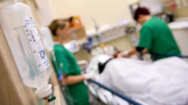 Die Versorgung am Klinikbett war aus Sicht einer Stettenerin nicht zufriedenstellend. Das Klinikum Friedrichshafen verweist auf den ...