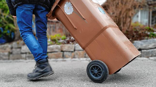 Die Biotonne wird im Landkreis Sigmaringen als letzter Landkreis in Baden-Württemberg eingeführt. Unser Bild zeigt den Abtransport einer ...