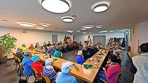 Der Nikolaus schaut bei den Gütenbacher Senioren gerne vorbei – anscheinend waren sie alle im vergangenen Jahr sehr brav.  Bild: Gemeinde