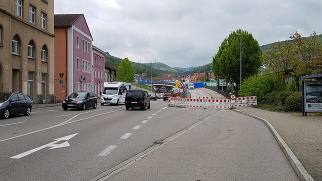 Die Auffahrt zur Kolpingbrücke ist aus Richtung Tiengen aufgrund der fortschreitenden Sanierungsmaßnahmen gesperrt. Die Umleitung ...