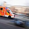 Bei einer Schlägerei in der Nacht zum Sonntag am Münsterplatz soll ein 22-Jähriger verletzt worden sein, informiert die Polizei.