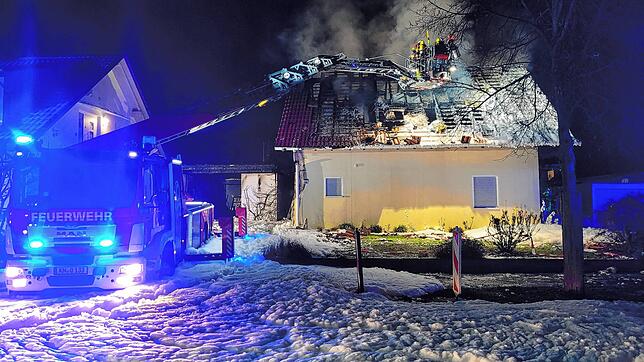 Ein Brand in der Pomeziastraße in der Singener Nordstadt feuerte die Freiwillige Feuerwehr am Ende des vergangenen Jahres.