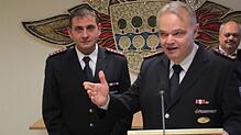 Aufstieg: Gesamtkommandant Nicolo Bibbo (links) wurde Frank Schneider (Stellvertreter) zum Stadtbrandmeister befördert.