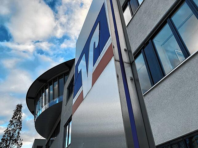 Für die Region Schwarzwald-Baar, vor der Fusion mit Offenburg einst eigenständiges Bankhaus, gibt es keine separaten Zahlen. Der ...