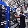 Der Konjunkturmotor stottert, immer mehr Betriebe im Schwarzwald-Baar-Kreis melden Kurzarbeit an. Diese Aufnahme zeigt die Produktion ...