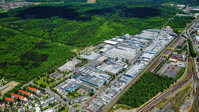Die Singener Aluminiumbetriebe – hier ein Archivbild – aus der Luft gesehen: Sie gehören zu den Unternehmen mit dem größten Wärmebedarf ...